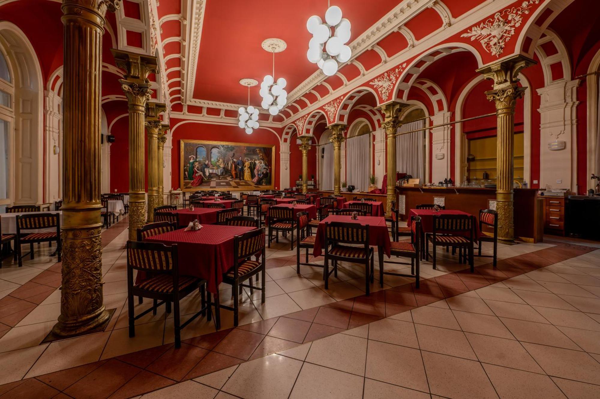 Korona Hotel Nyíregyháza Екстериор снимка