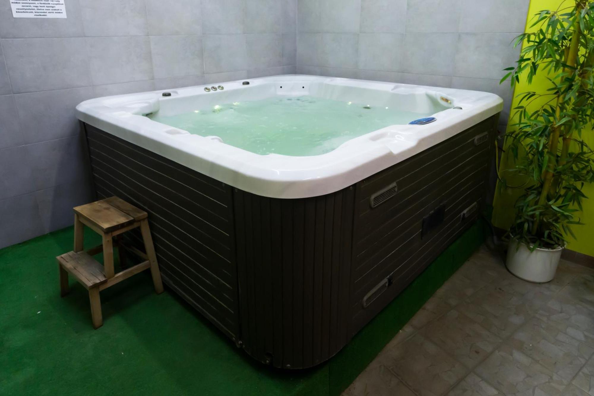 Korona Hotel Nyíregyháza Екстериор снимка