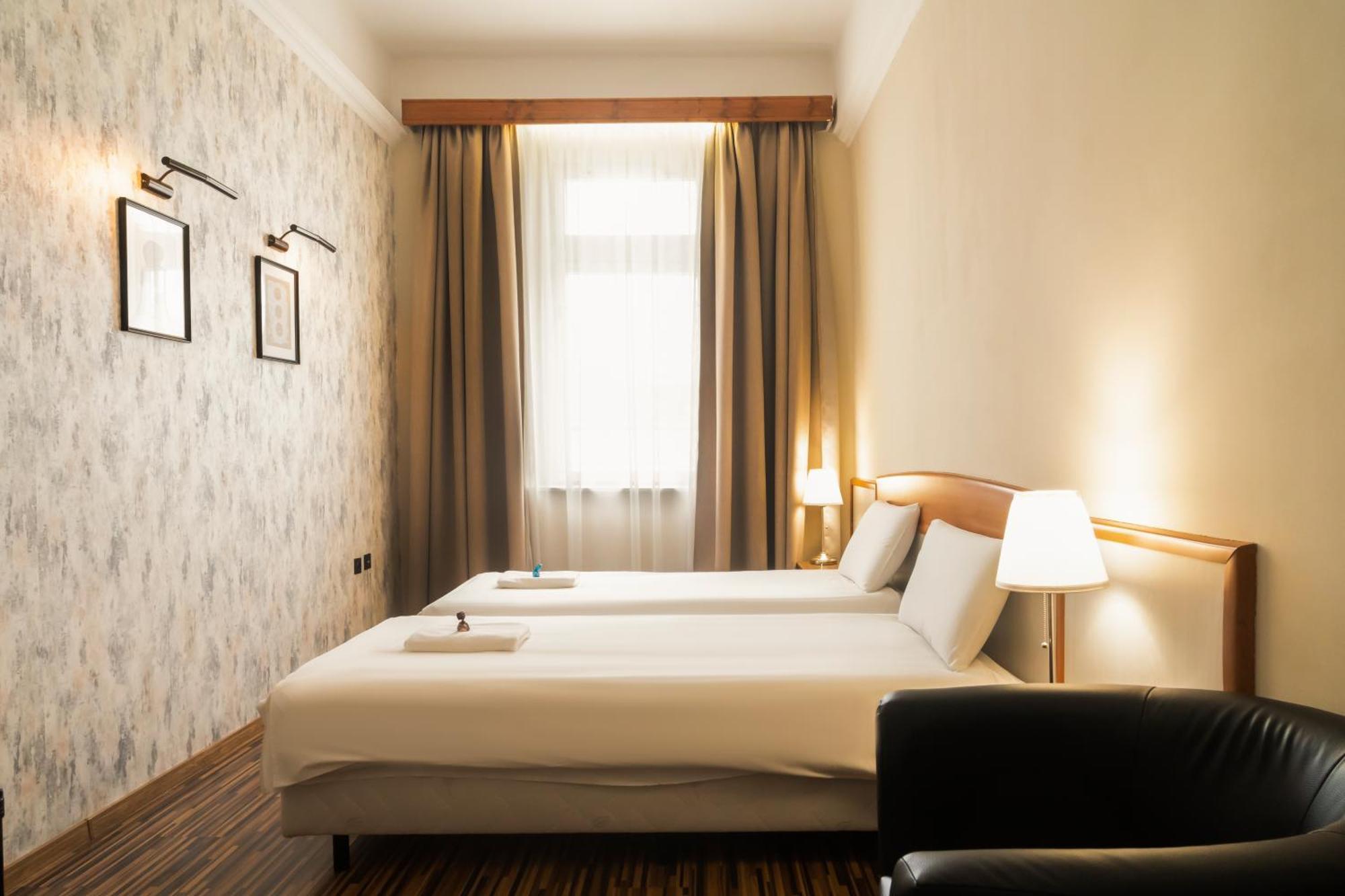 Korona Hotel Nyíregyháza Екстериор снимка