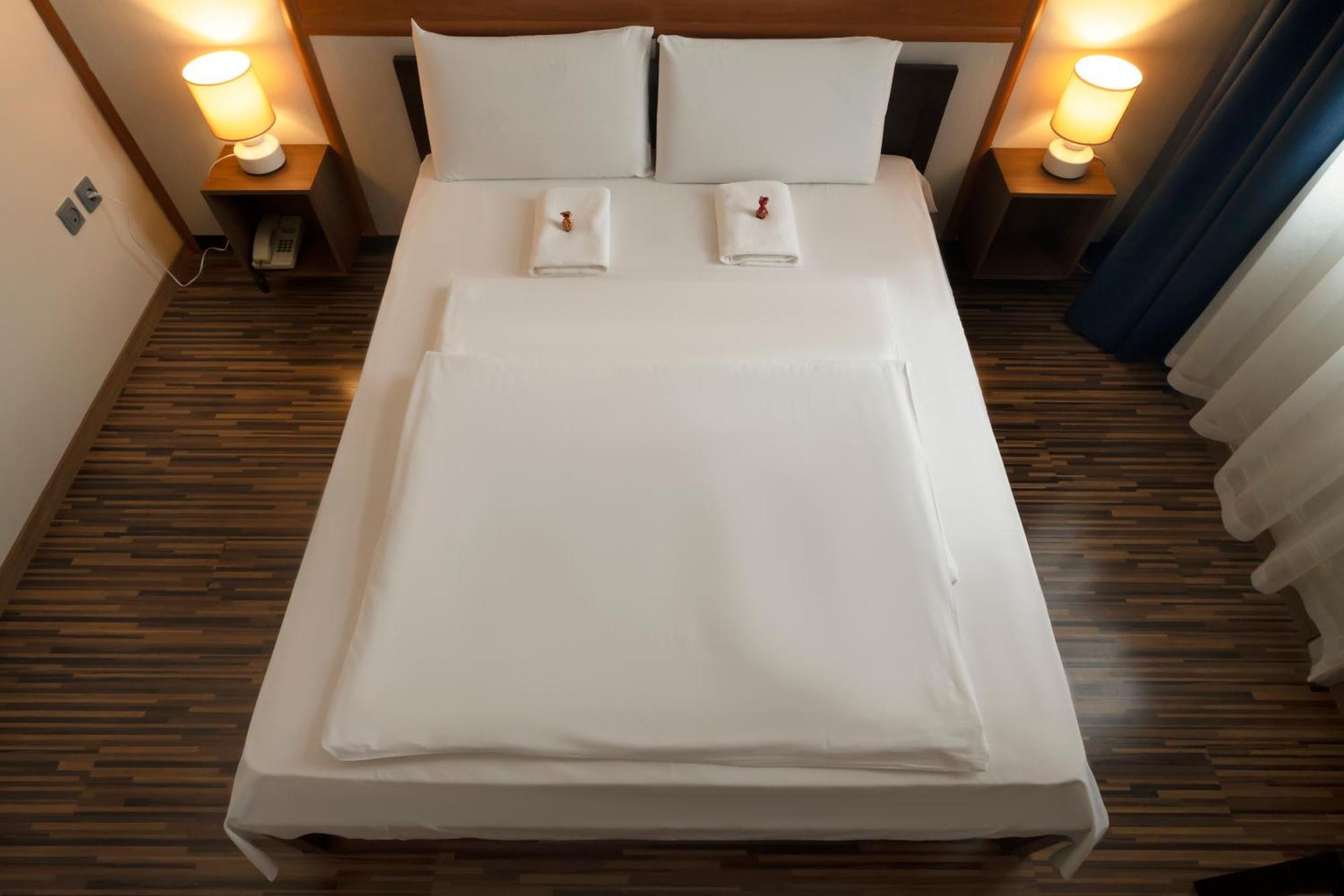 Korona Hotel Nyíregyháza Екстериор снимка