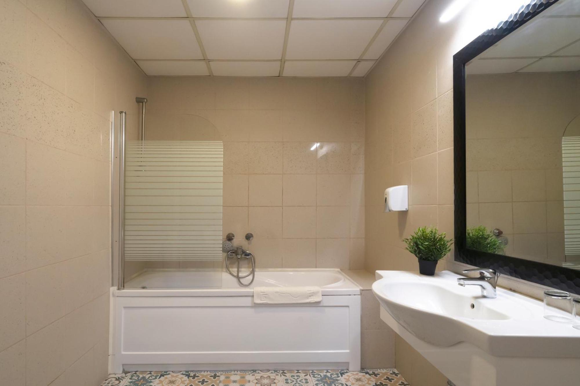 Korona Hotel Nyíregyháza Екстериор снимка
