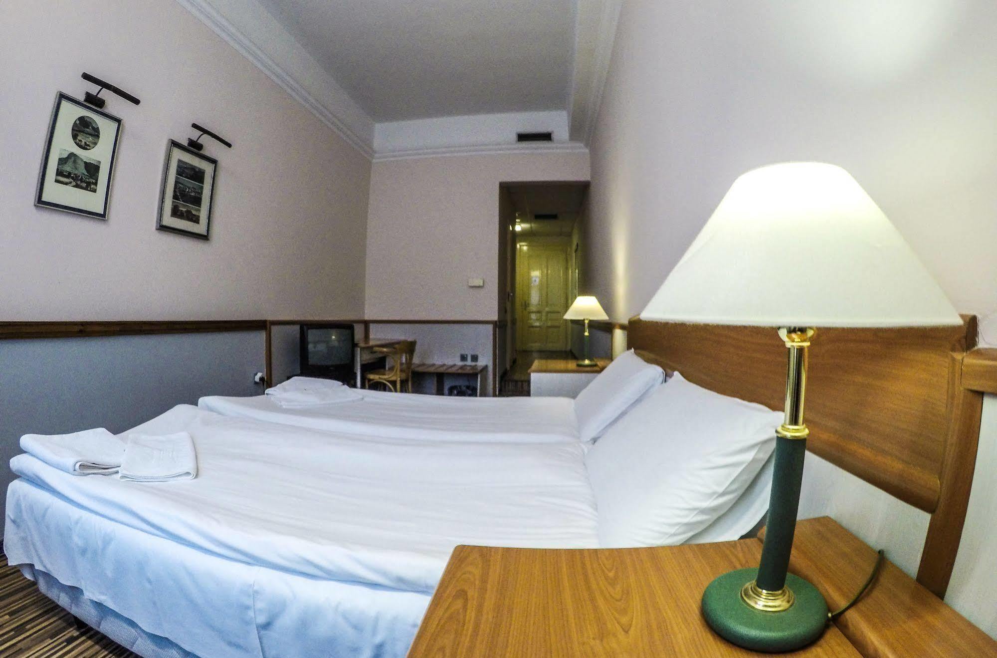 Korona Hotel Nyíregyháza Екстериор снимка