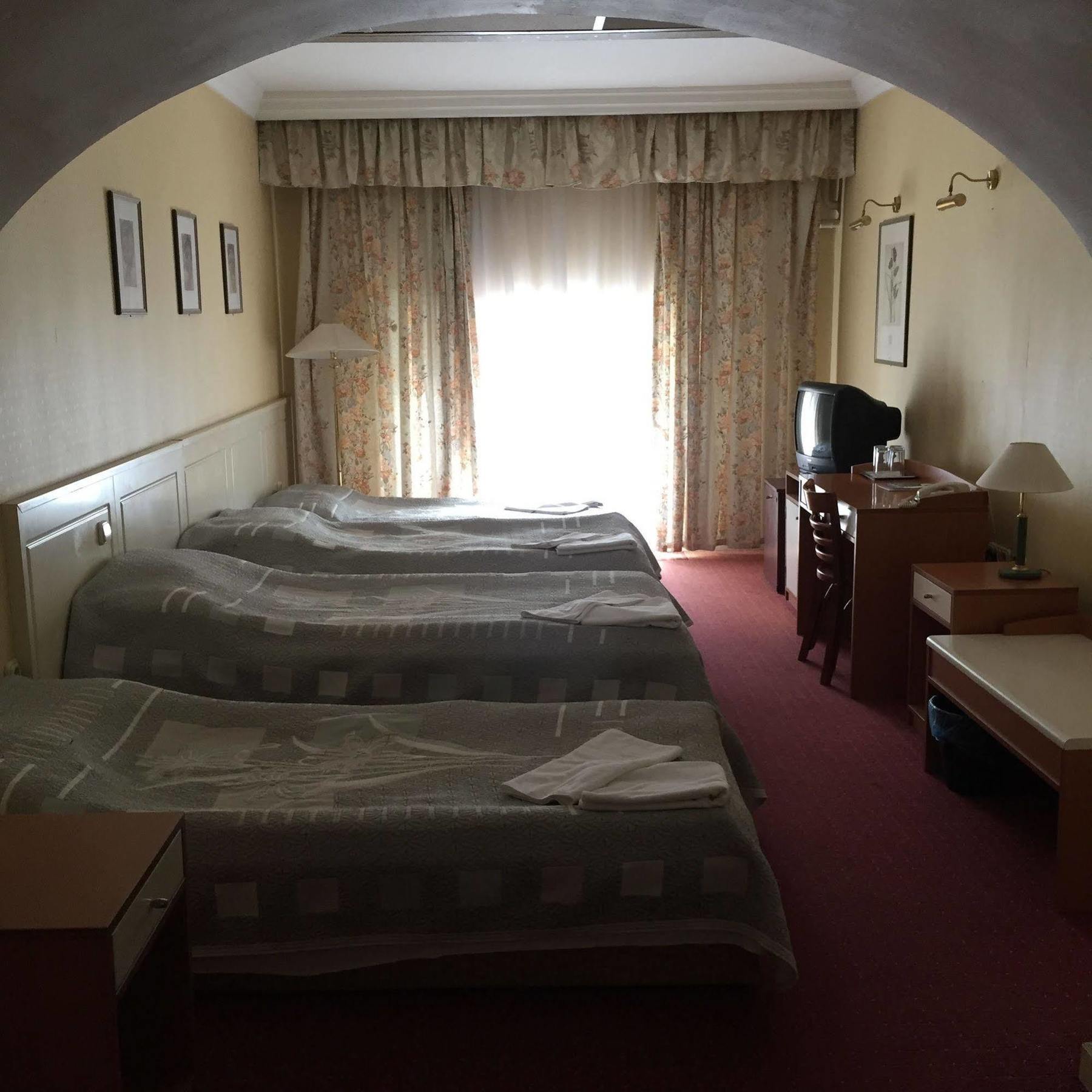 Korona Hotel Nyíregyháza Екстериор снимка