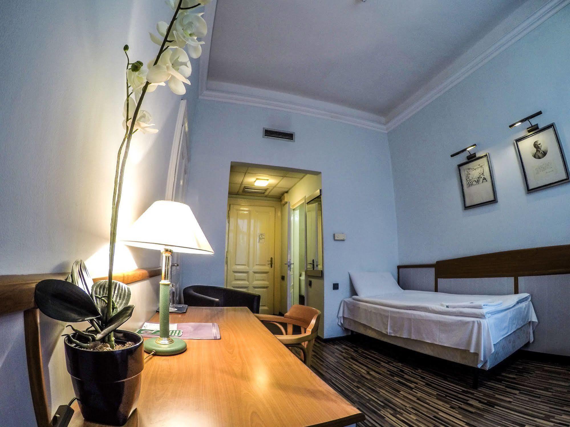 Korona Hotel Nyíregyháza Екстериор снимка