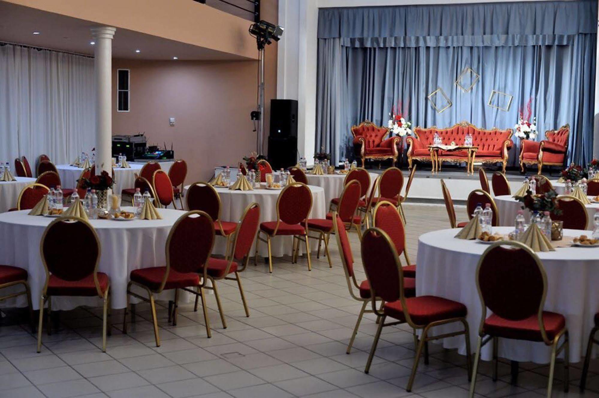 Korona Hotel Nyíregyháza Екстериор снимка