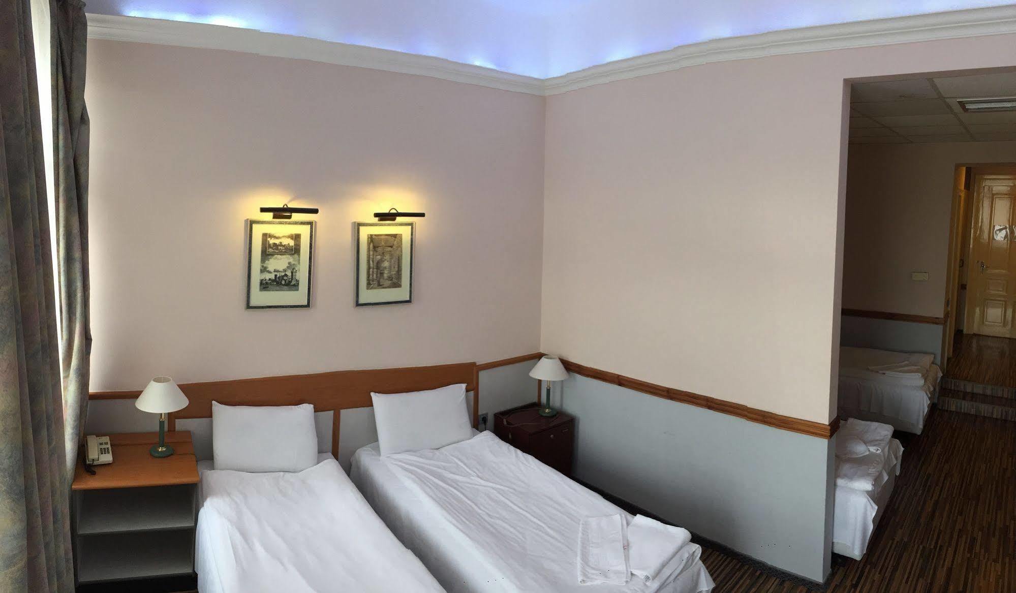 Korona Hotel Nyíregyháza Екстериор снимка
