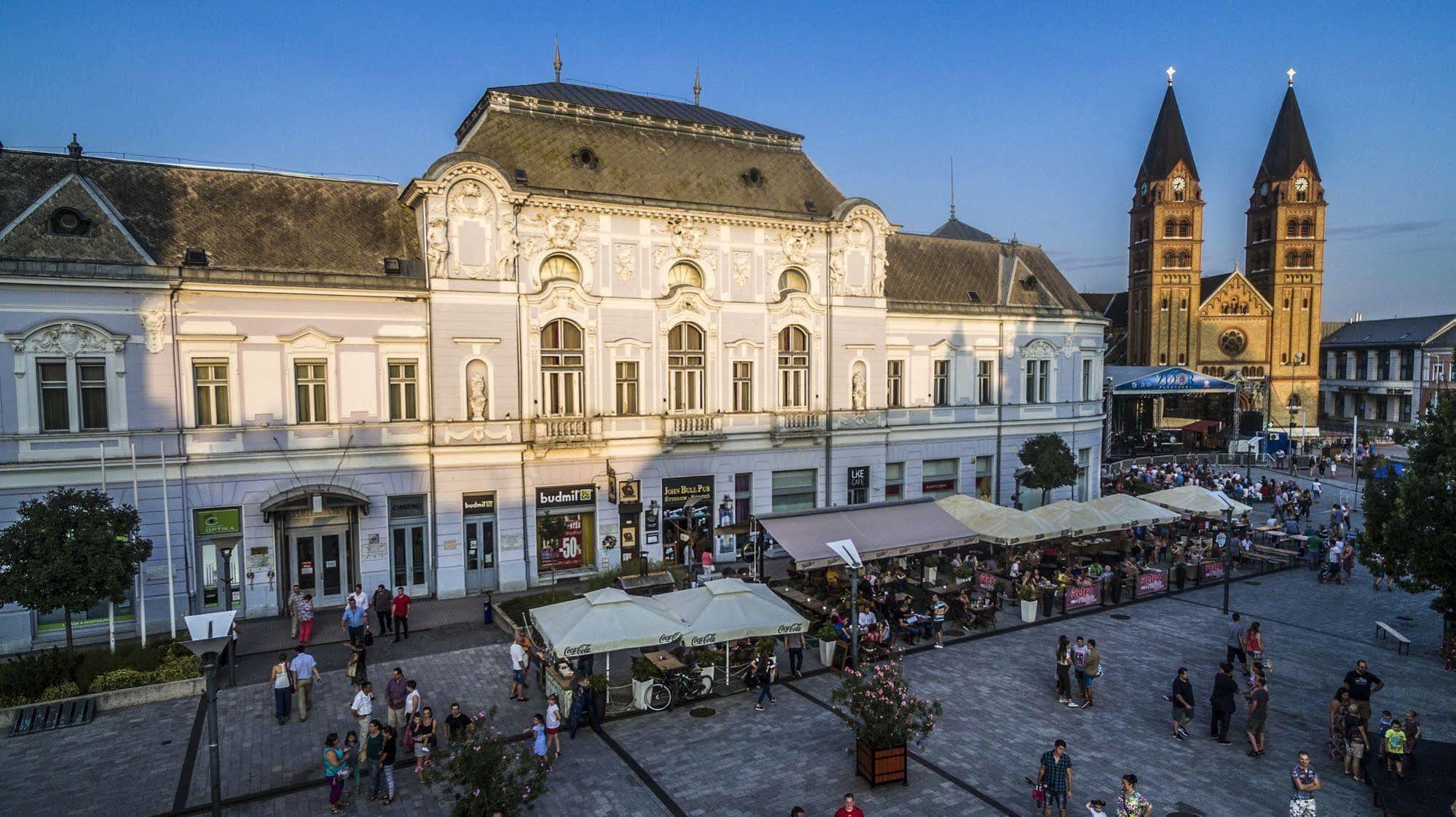 Korona Hotel Nyíregyháza Екстериор снимка